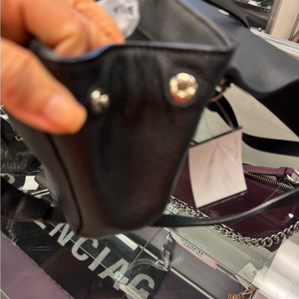 💯% 💯% Authentic Louis Vuitton Calfskin Lockme II Chain Bag BB Black crossbody. - Picture 8 of 8